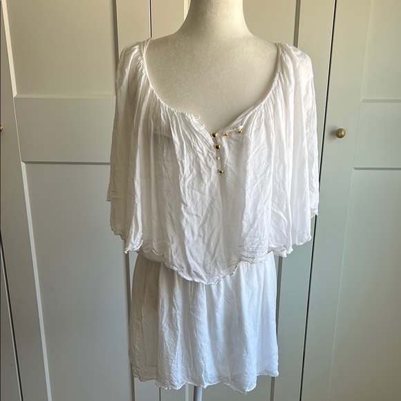 Vix White Flowy Coverup with Gold Buttons | L - Picture 1 of 3
